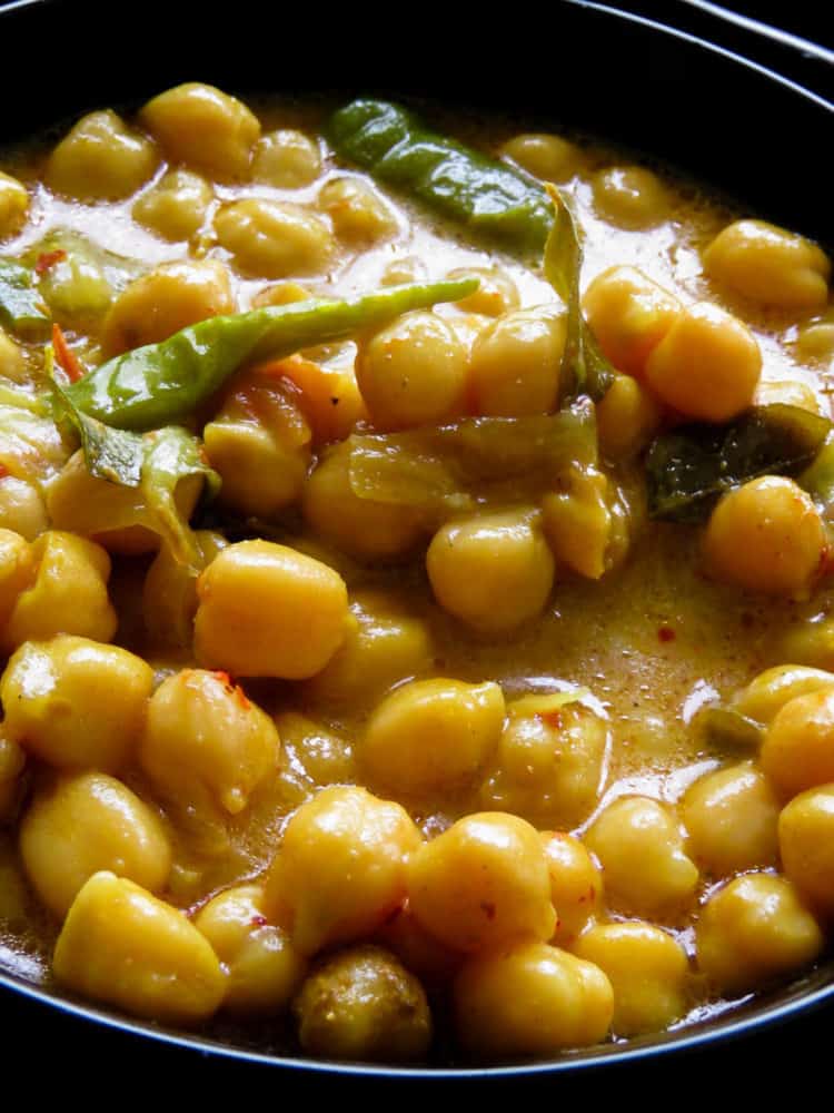 Sri Lankan chickpea curry(kadala curry). | ISLAND SMILE