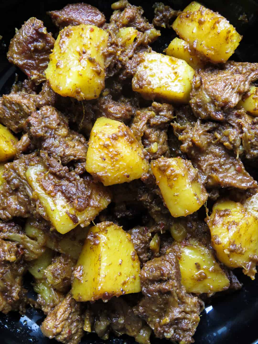 Slow-cooked Indian beef and potato curry(aloo gosht) | Island smile