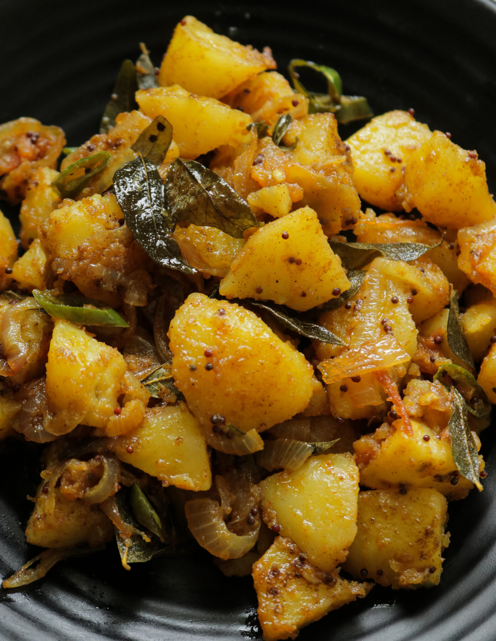 Bombay potatoes(curried potatoes) | ISLAND SMILE