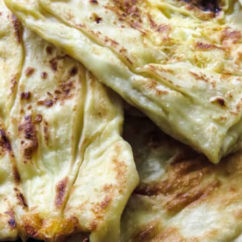 How to make Sri Lankan egg roti paratha. A step-by-step guide on how to make egg paratha. A must-know roti(paratha)recipe if you want to make some of the well known Sri Lankan street food and snacks at home.