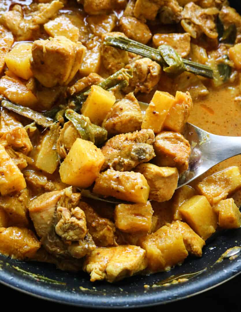 CHICKEN PINEAPPLE CURRY(SRI LANKAN) | ISLAND SMILE