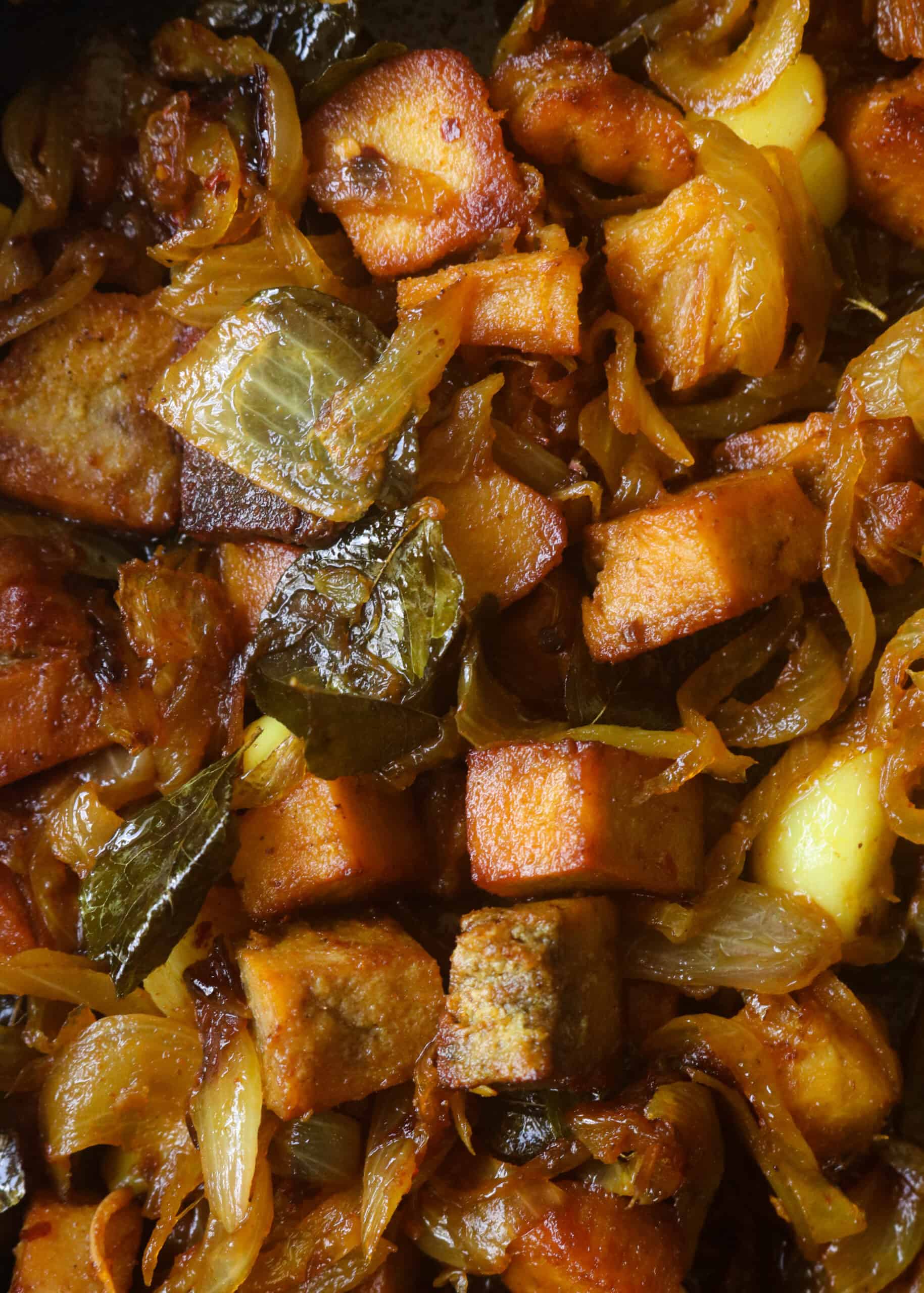 karawala thel dala, a dry fish stir fry Sri Lankan style.